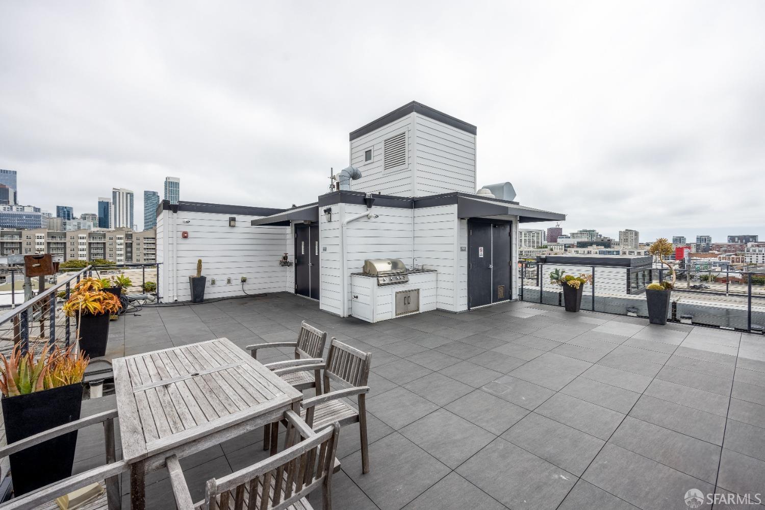 870 Harrison Street Unit: 301