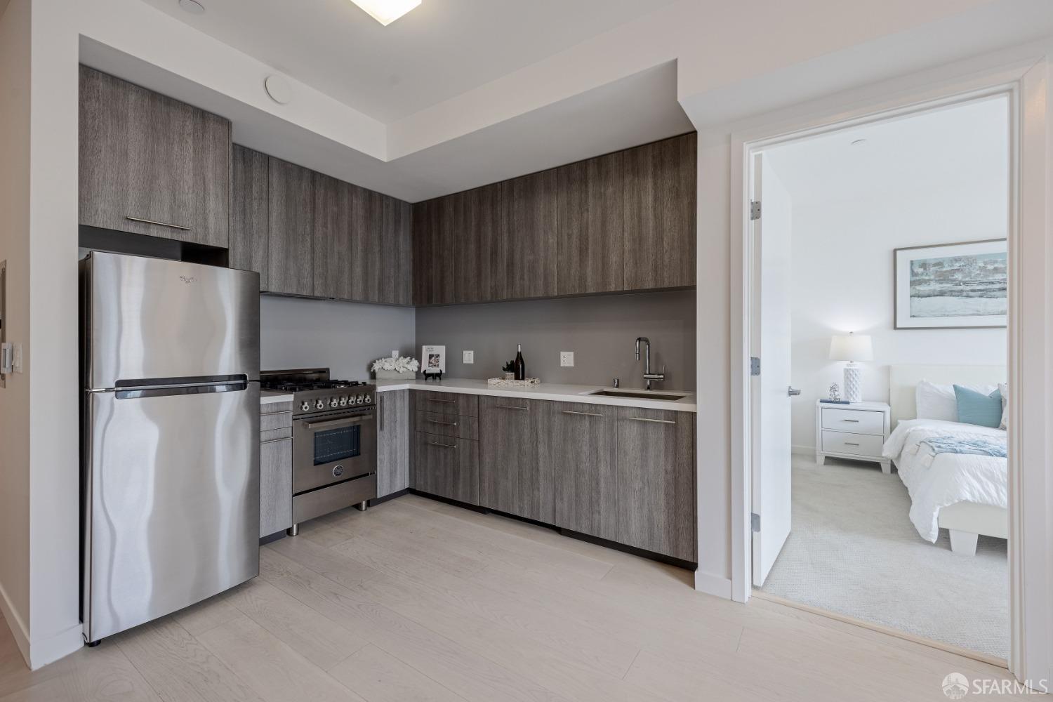 870 Harrison Street Unit: 301