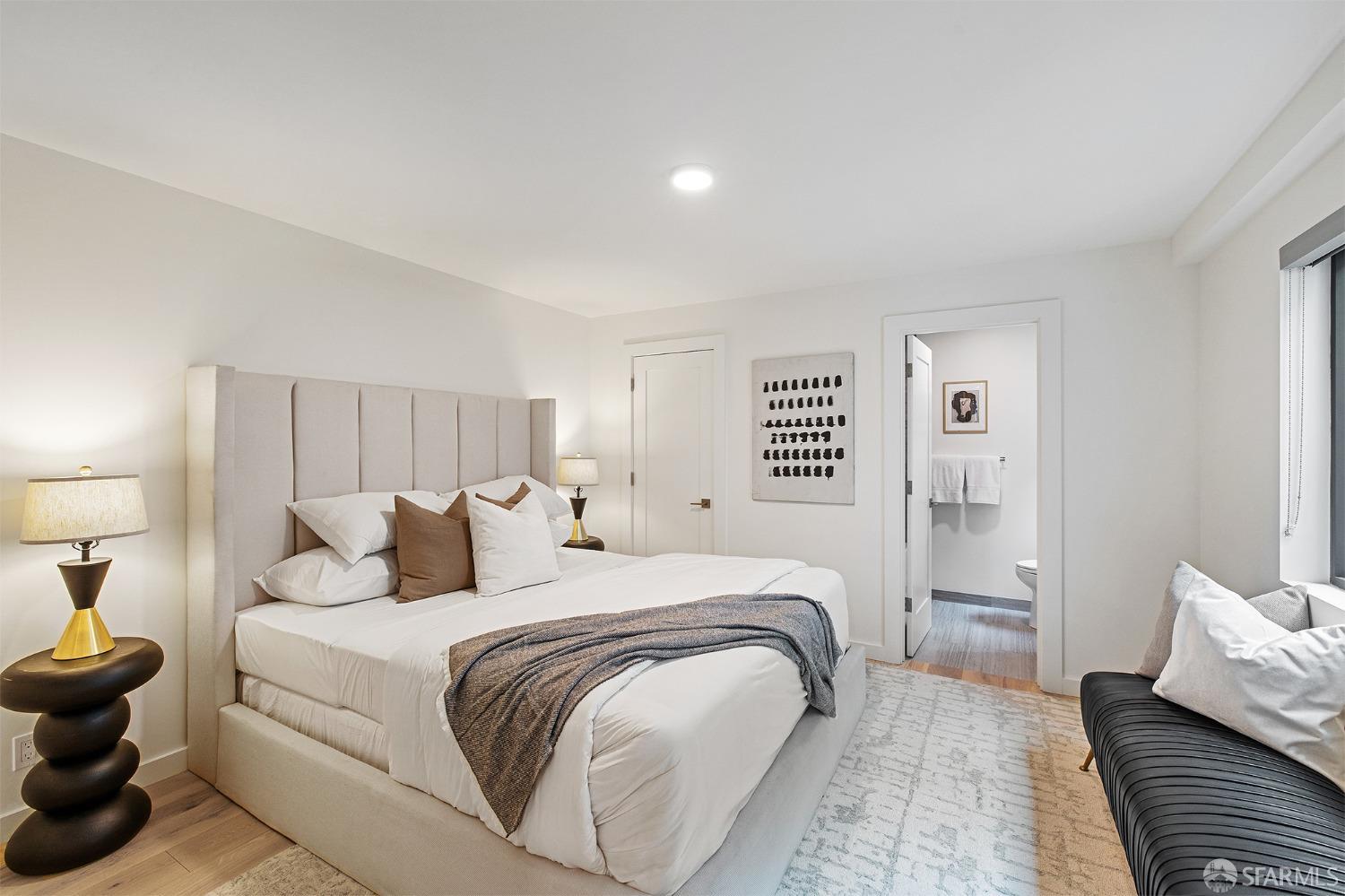 1624 Larkin Street Unit: 2