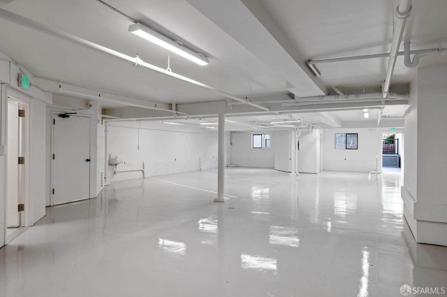 1624 Larkin Street Unit: 2