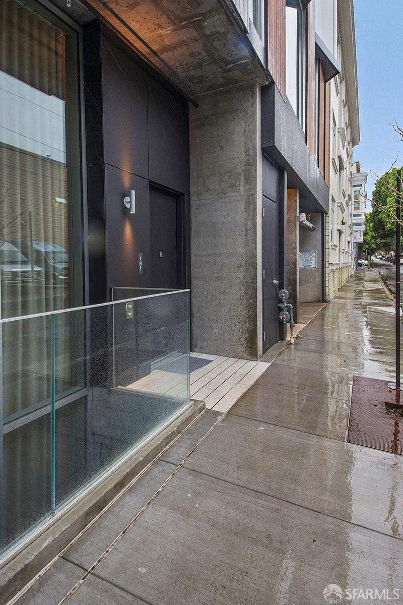 450 Hayes Street Unit: 3L