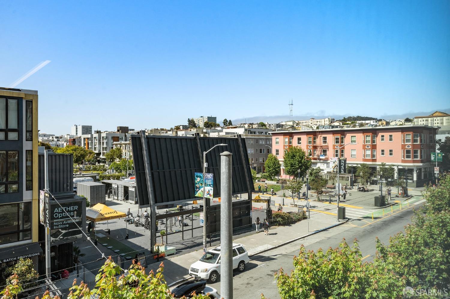 450 Hayes Street Unit: 3L