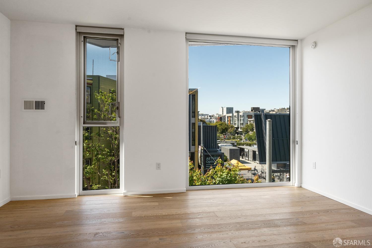 450 Hayes Street Unit: 3L