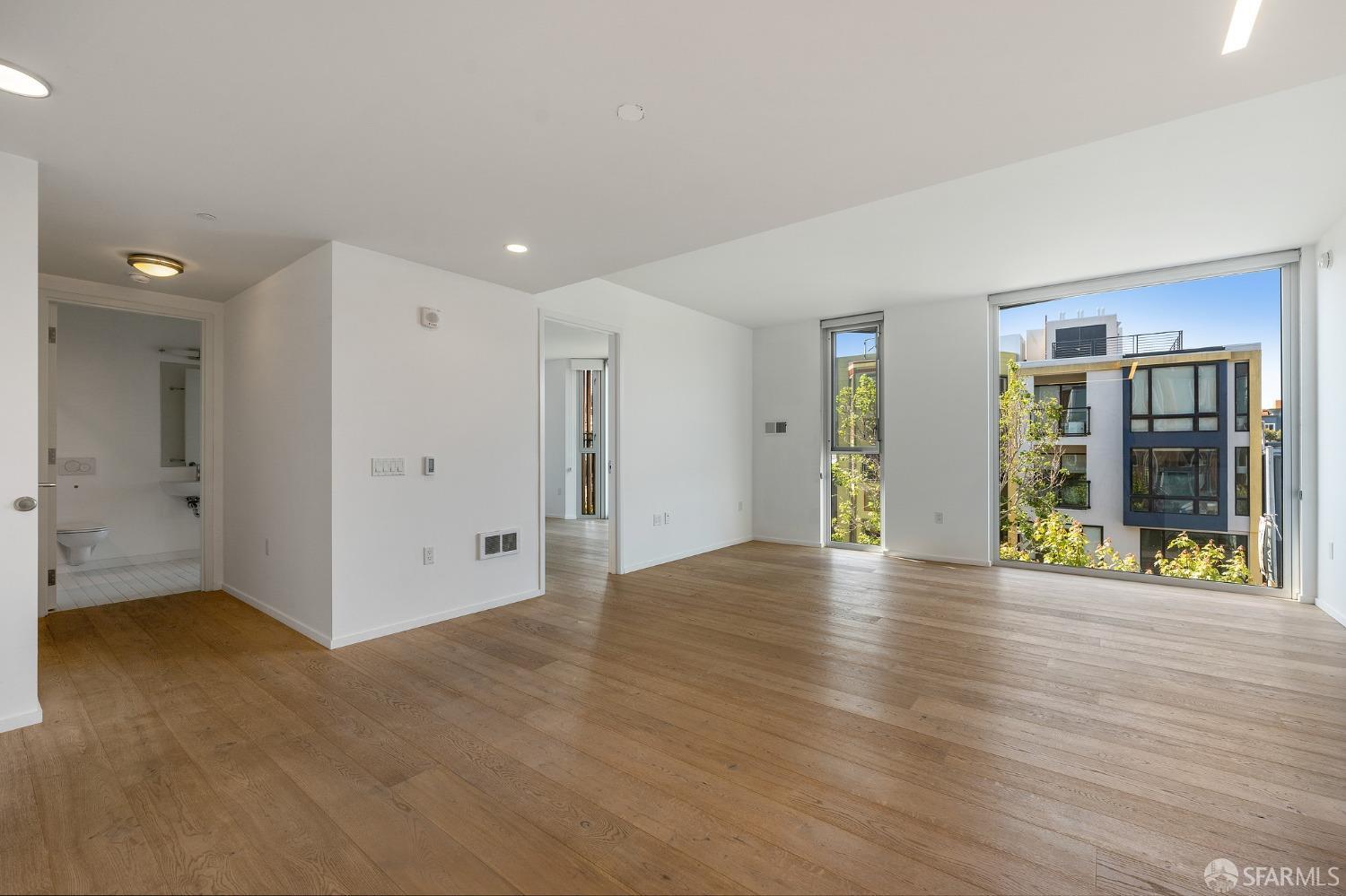 450 Hayes Street Unit: 3L