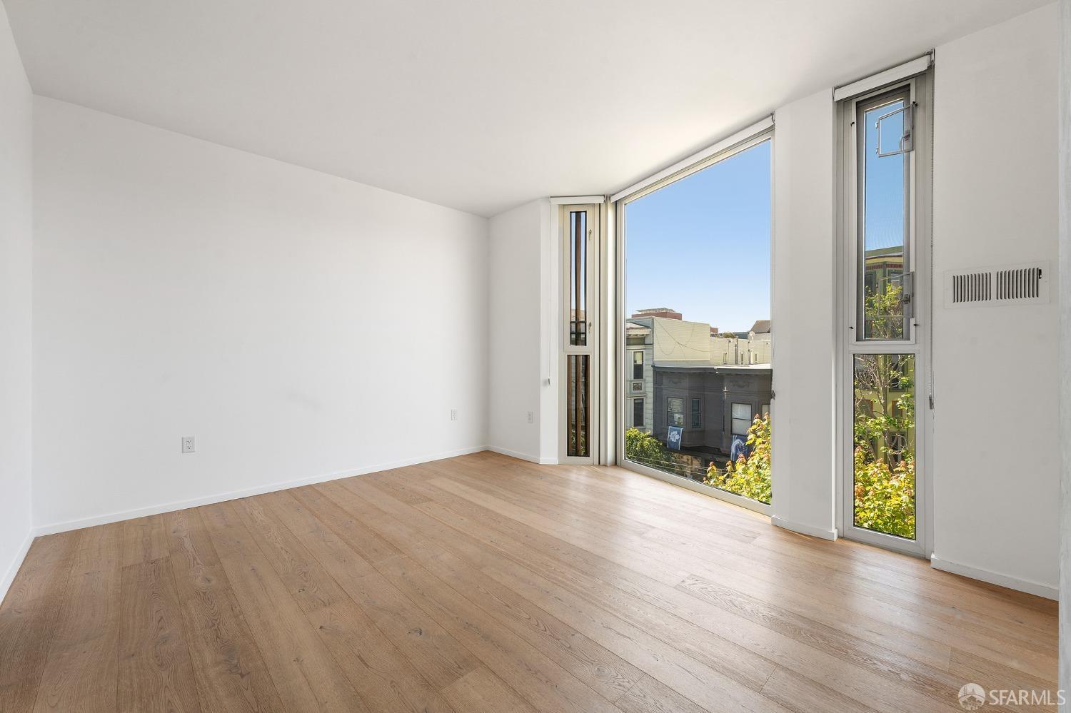 450 Hayes Street Unit: 3L