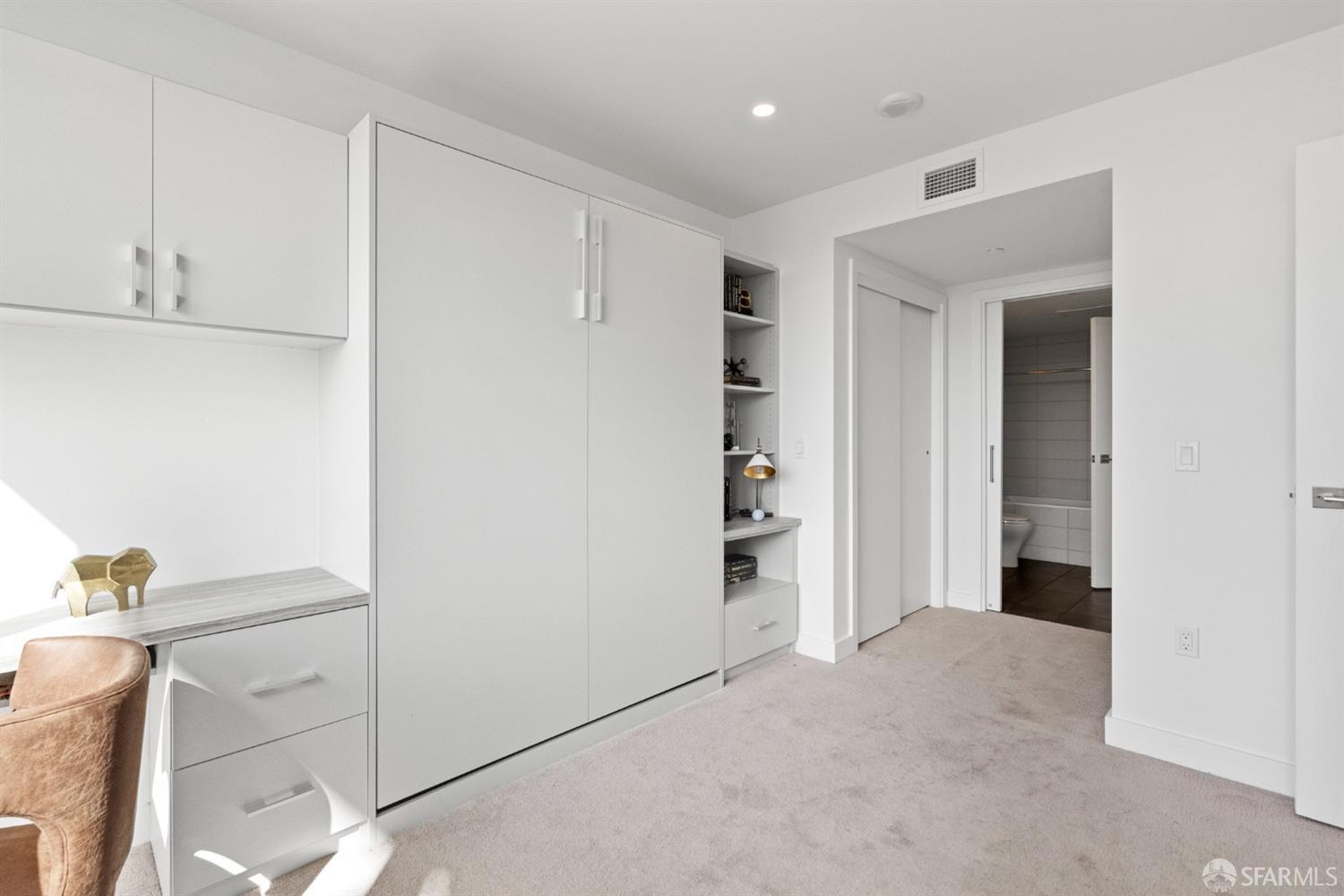 718 Long Bridge Street Unit: 804