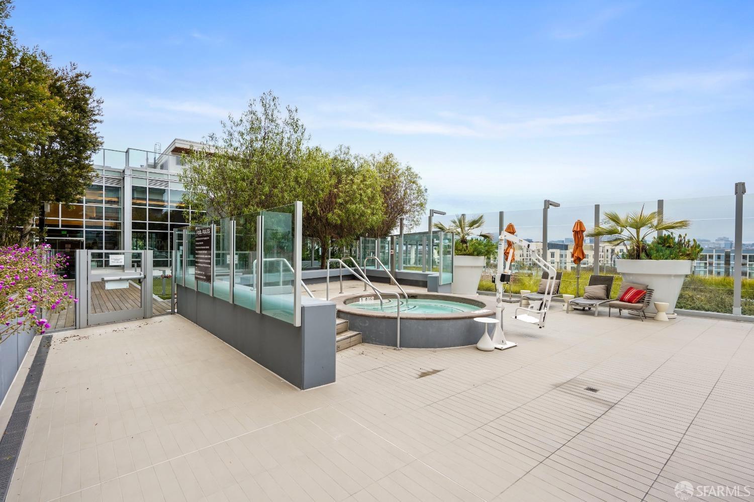 718 Long Bridge Street Unit: 804