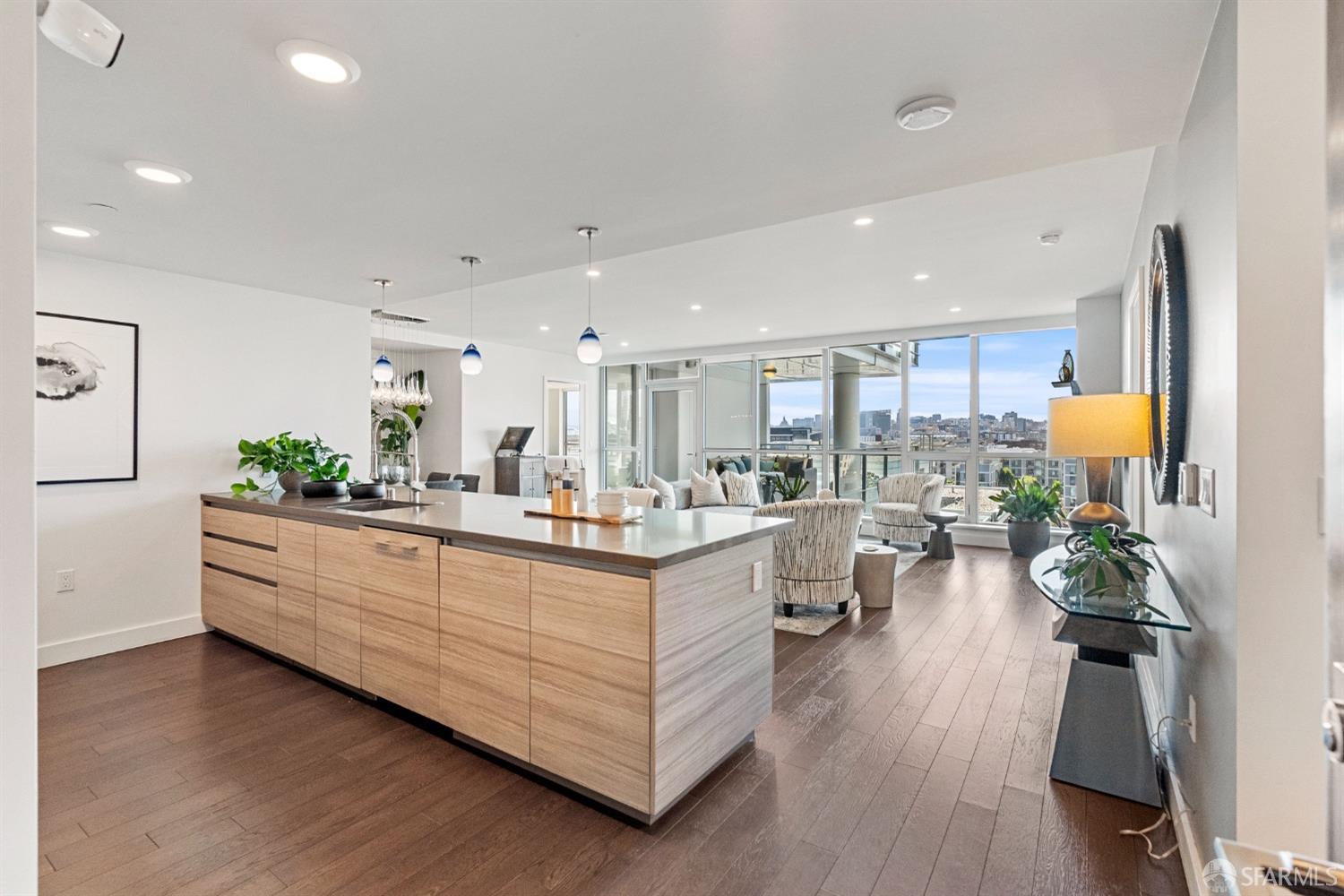 718 Long Bridge Street Unit: 804