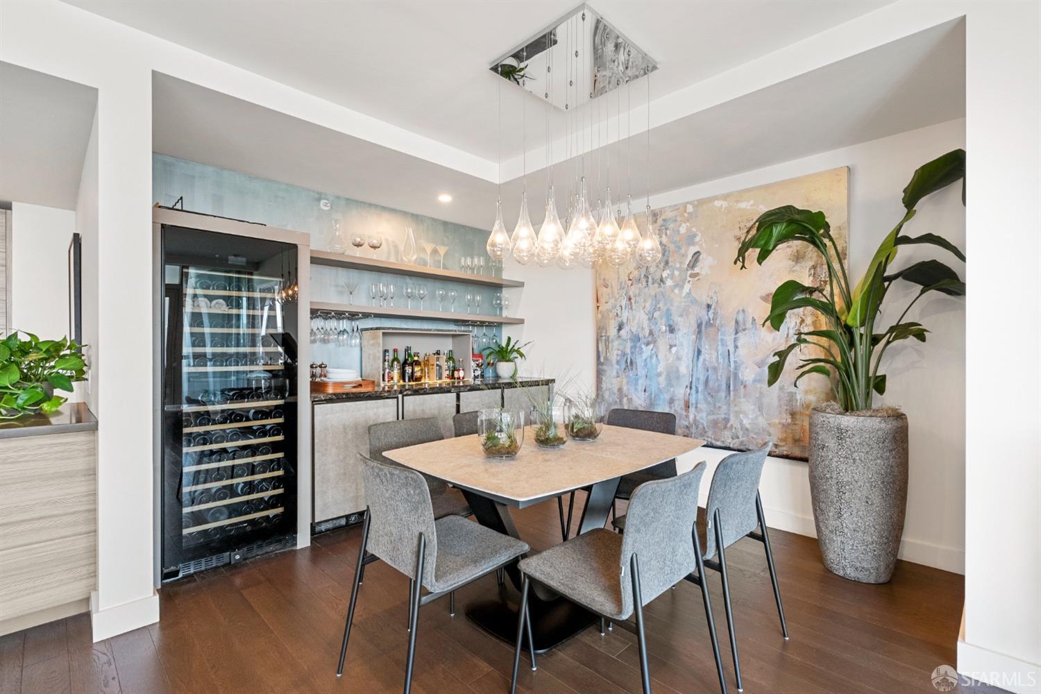 718 Long Bridge Street Unit: 804