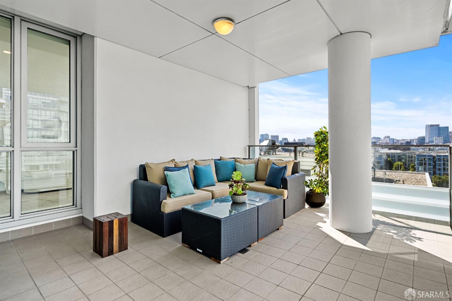 718 Long Bridge Street Unit: 804