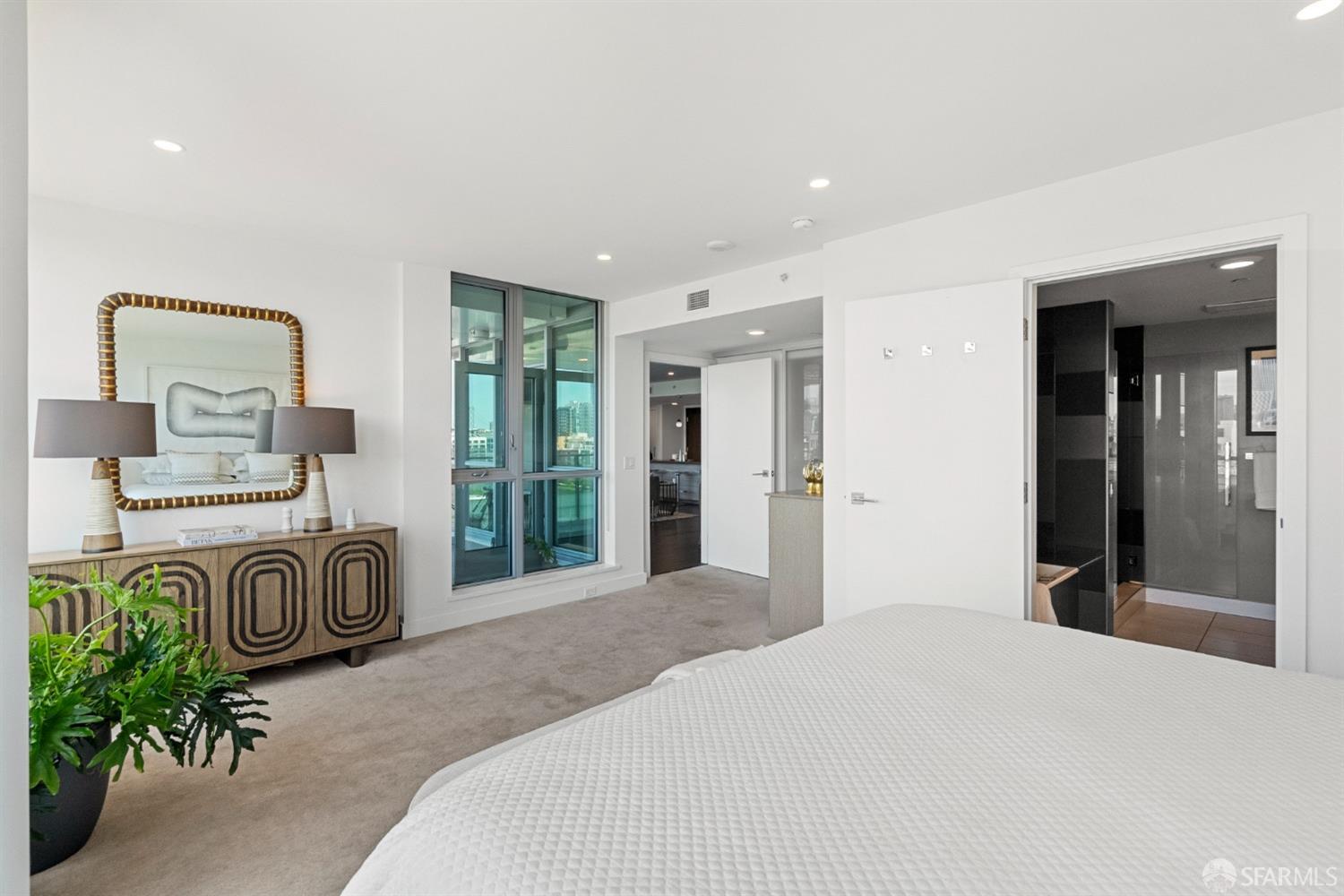 718 Long Bridge Street Unit: 804