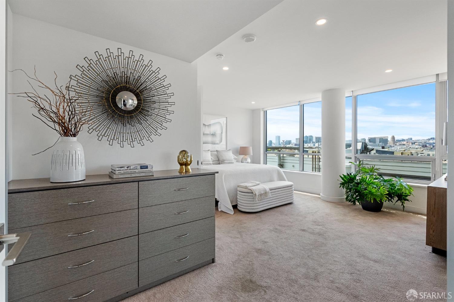 718 Long Bridge Street Unit: 804