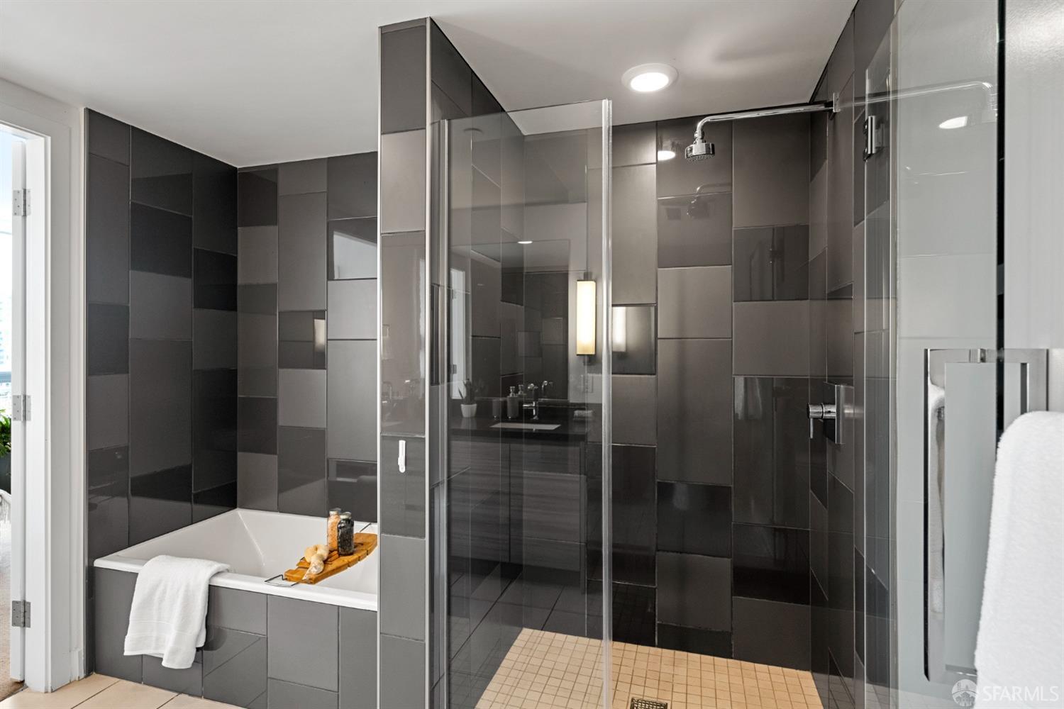 718 Long Bridge Street Unit: 804