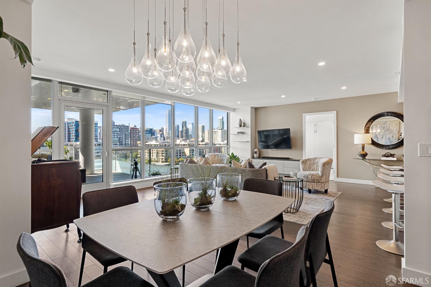 718 Long Bridge Street Unit: 804