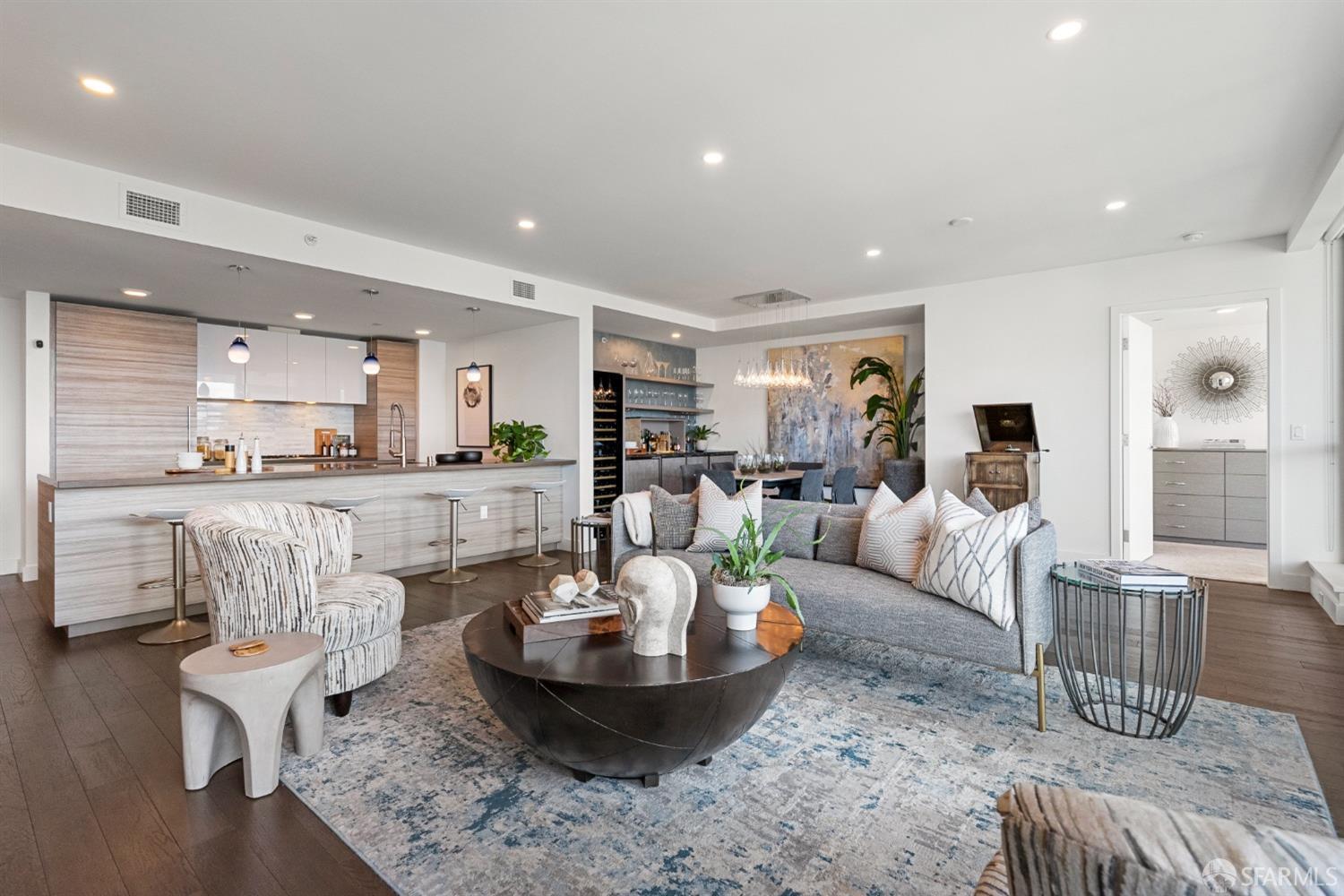 718 Long Bridge Street Unit: 804