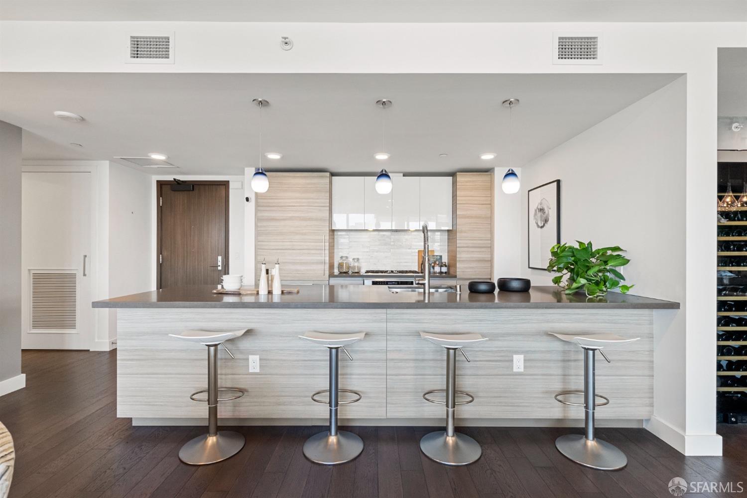 718 Long Bridge Street Unit: 804