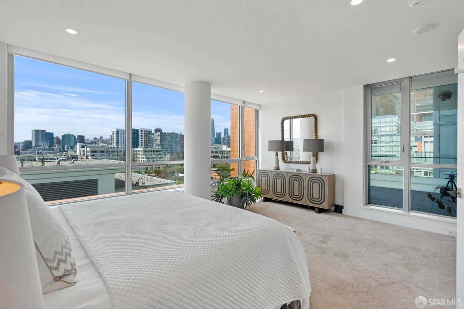 718 Long Bridge Street Unit: 804