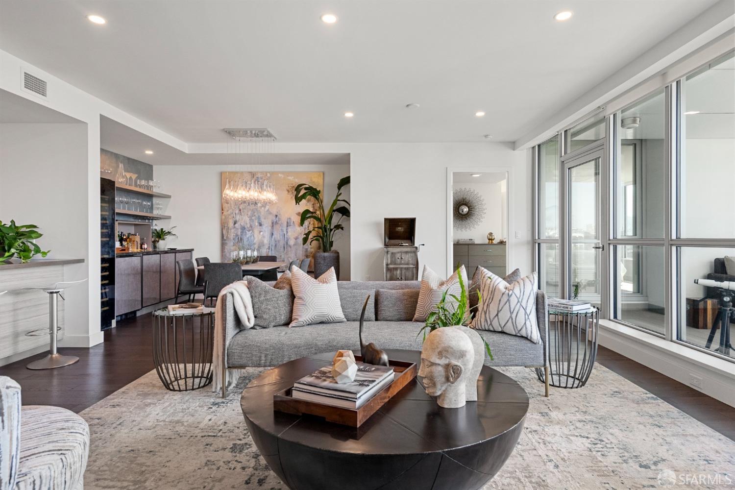 718 Long Bridge Street Unit: 804