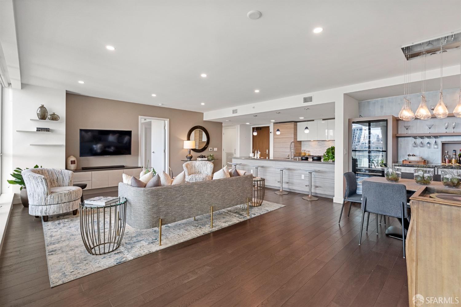 718 Long Bridge Street Unit: 804