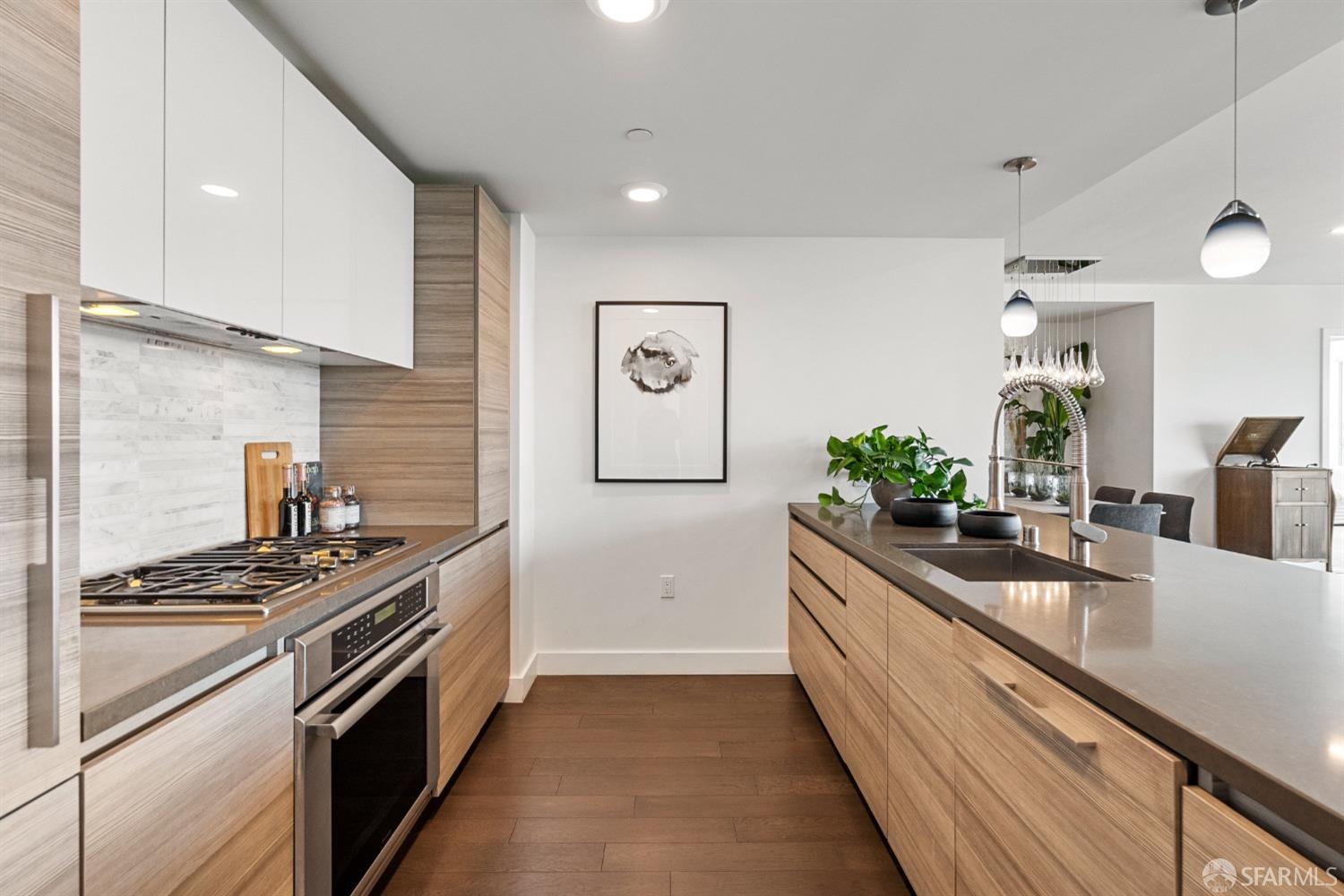 718 Long Bridge Street Unit: 804