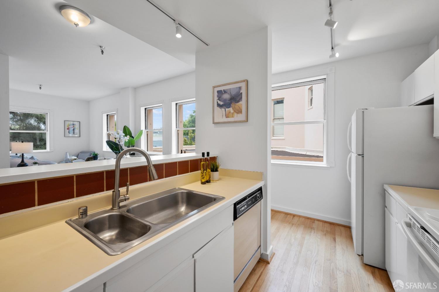 351 Buena Vista Avenue Unit: E304