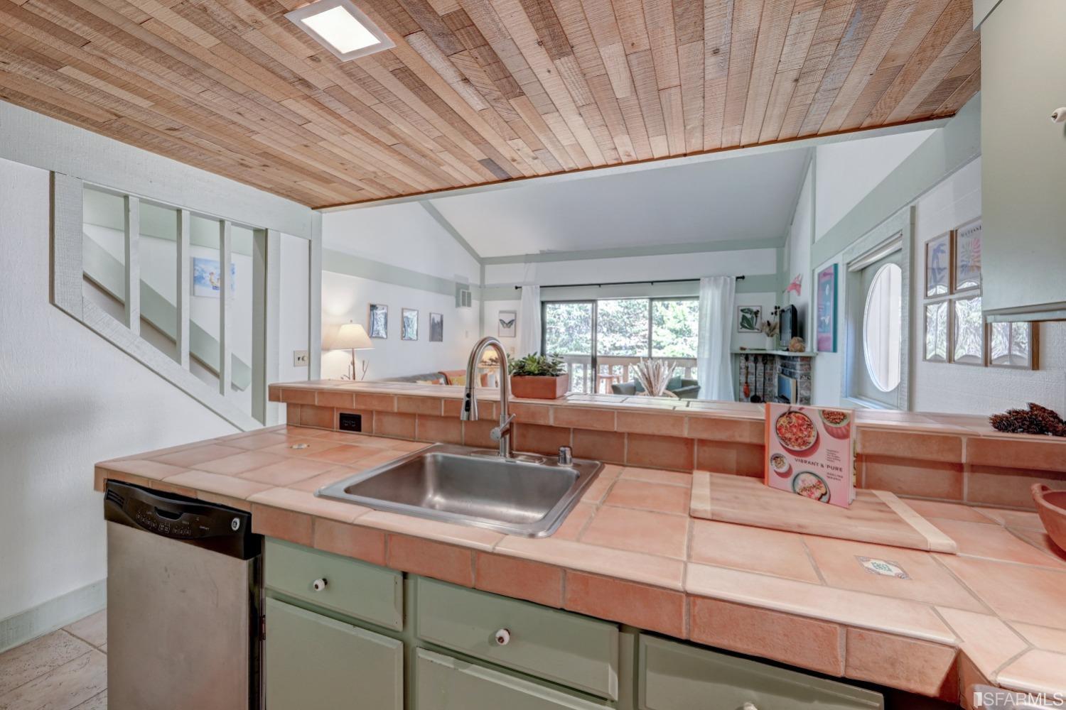 200 Creekside Drive Unit: 81