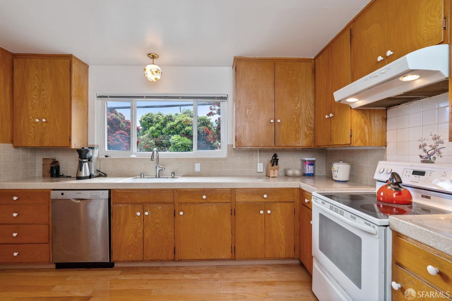 15 Staples Avenue
