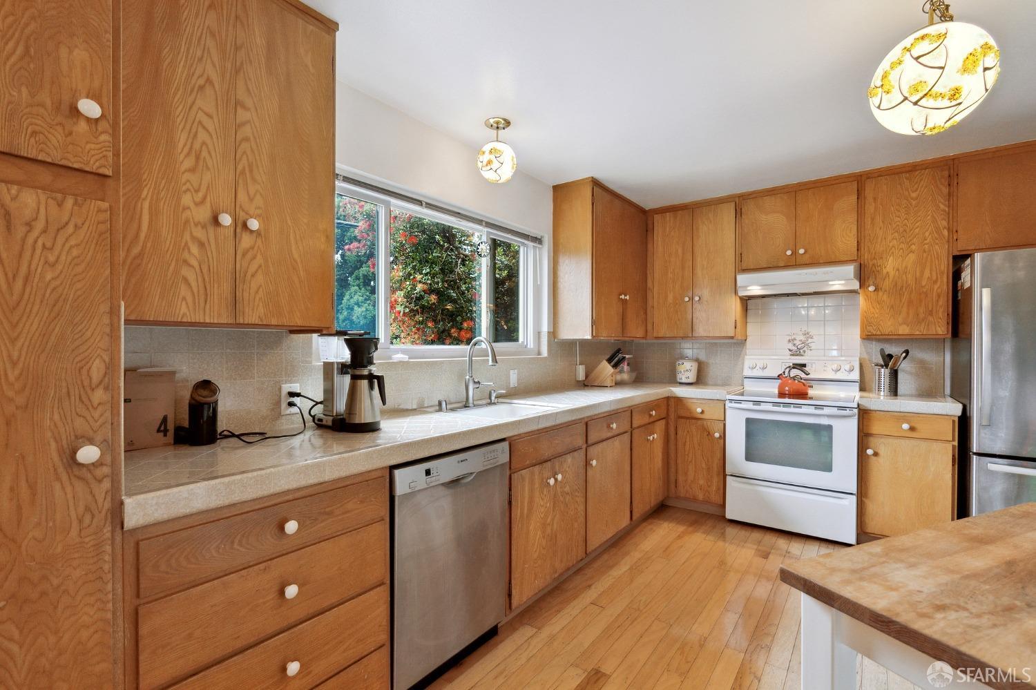 15 Staples Avenue