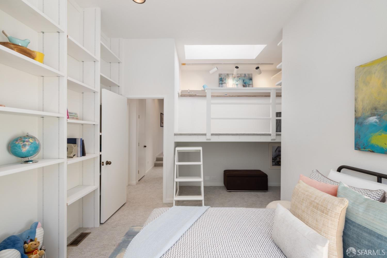 5 N Burnett Avenue Unit: 3