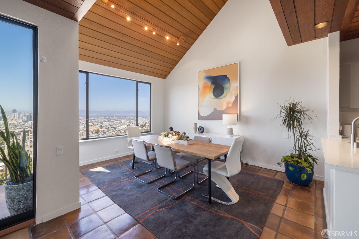 5 N Burnett Avenue Unit: 3