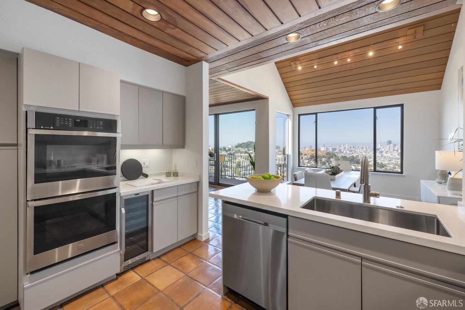 5 N Burnett Avenue Unit: 3