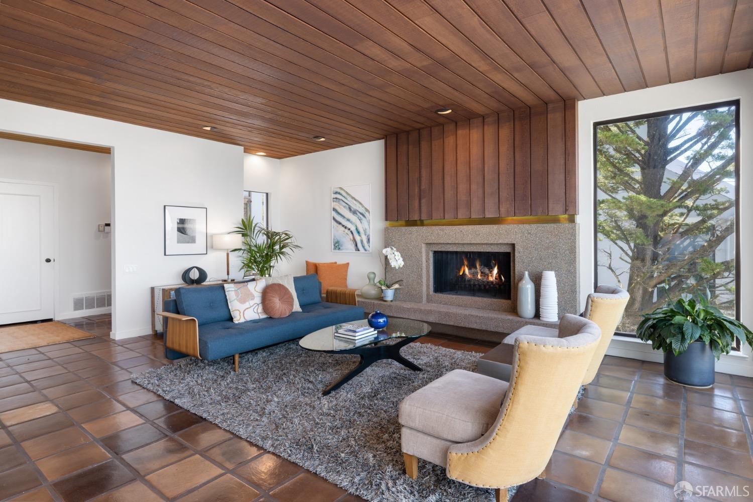 5 N Burnett Avenue Unit: 3