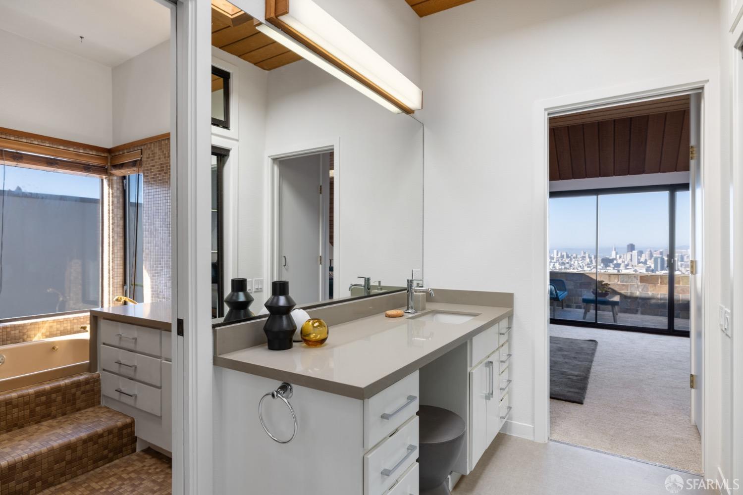 5 N Burnett Avenue Unit: 3