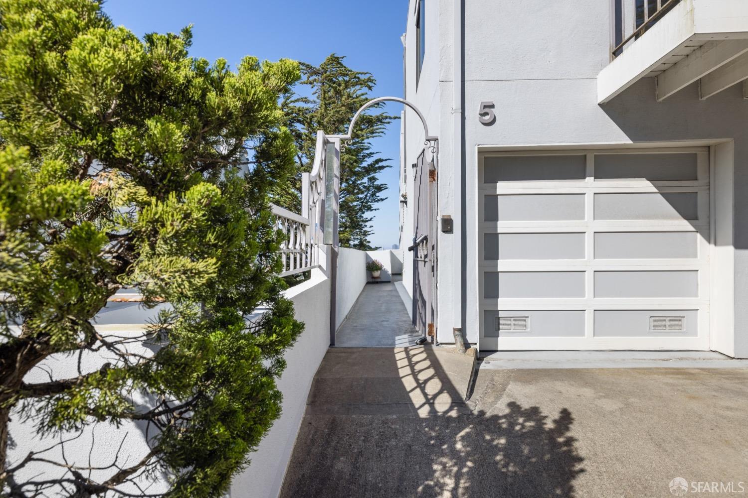 5 N Burnett Avenue Unit: 3