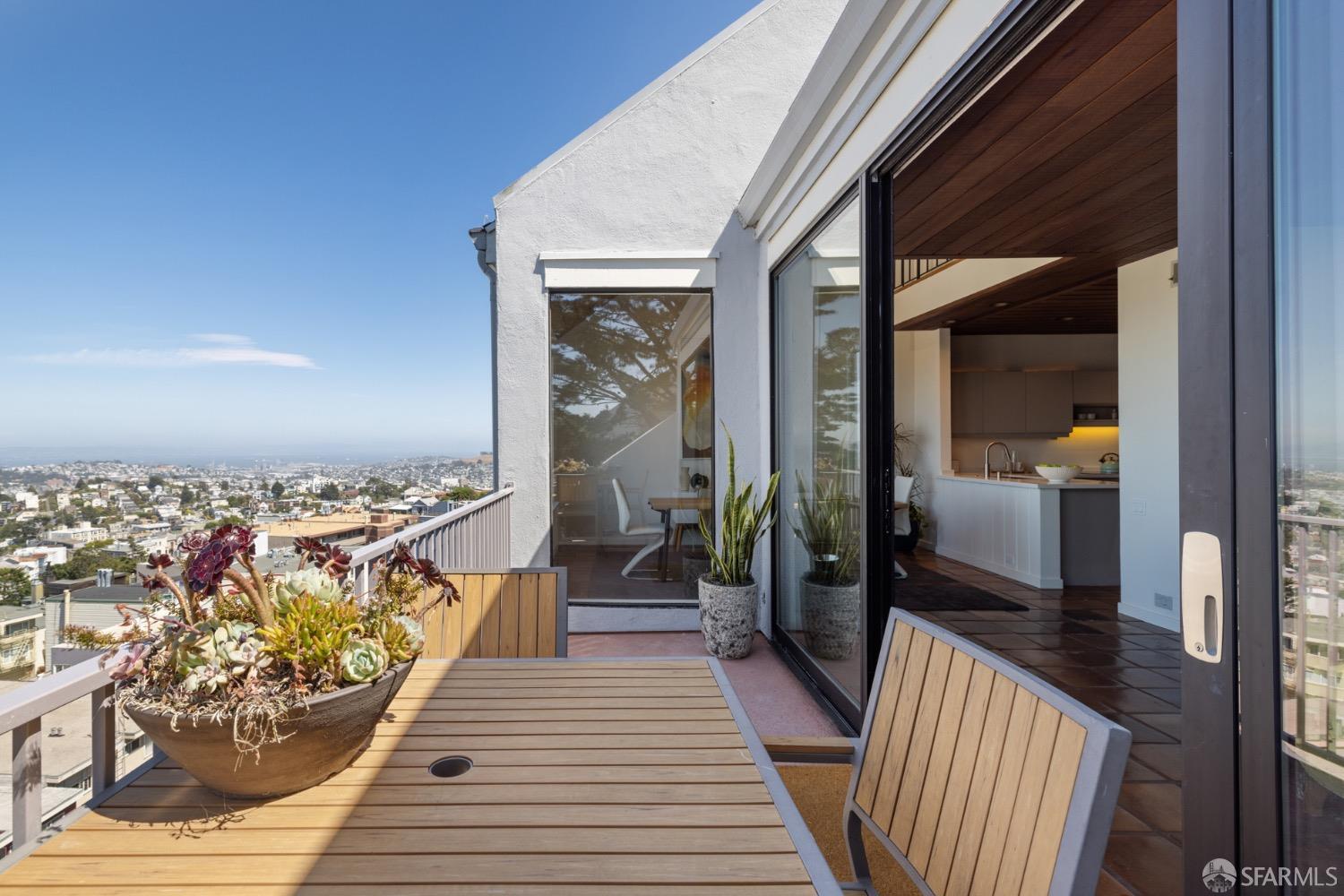 5 N Burnett Avenue Unit: 3