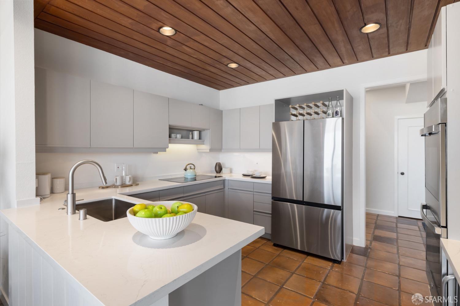 5 N Burnett Avenue Unit: 3