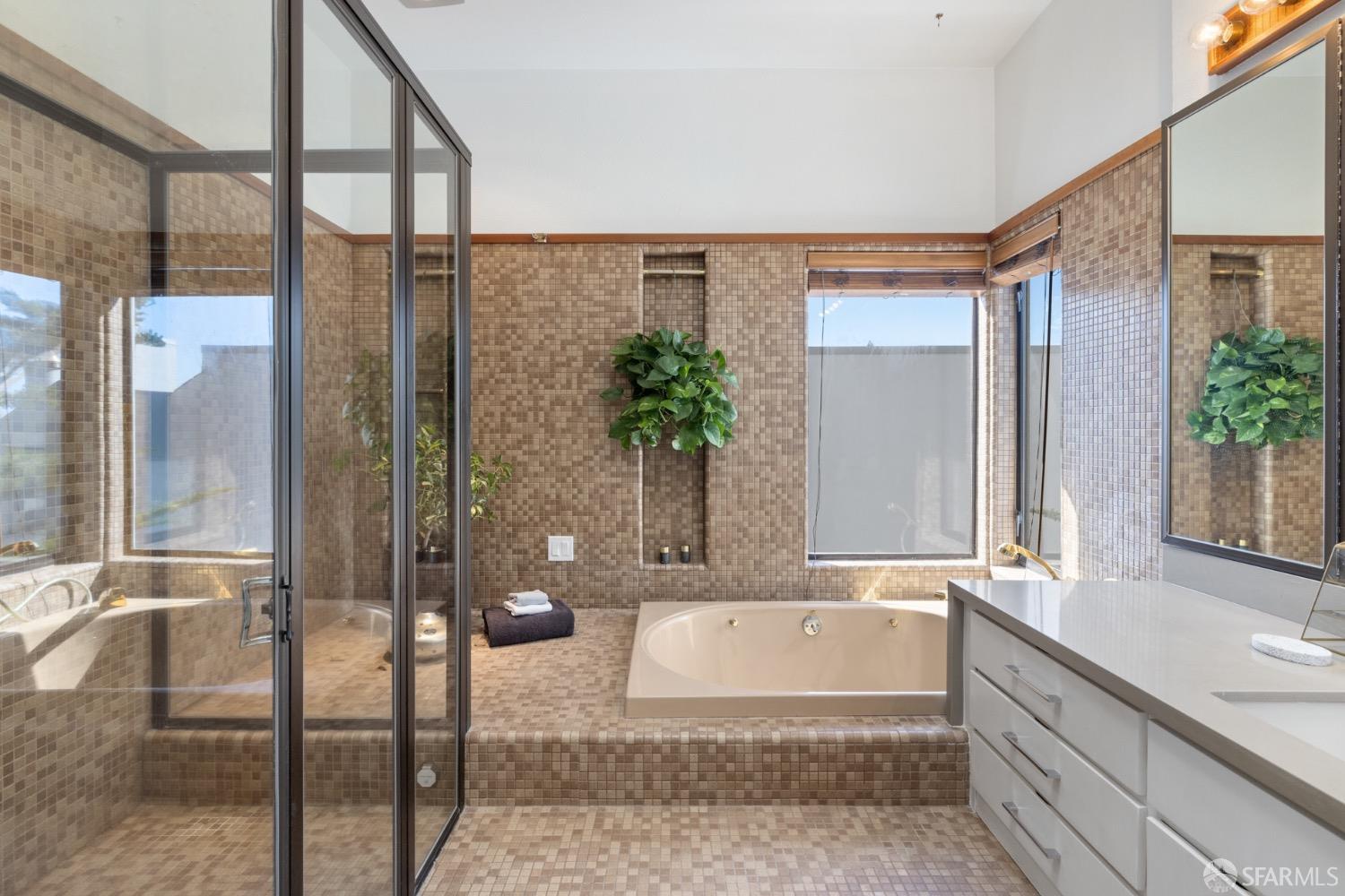 5 N Burnett Avenue Unit: 3