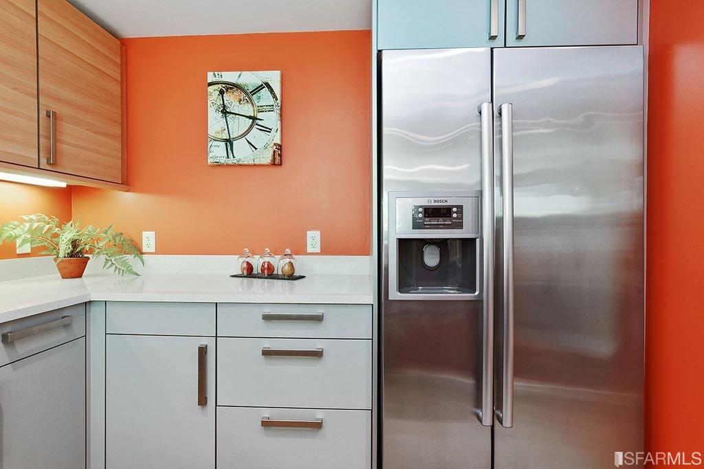 555 4th Street Unit: 438