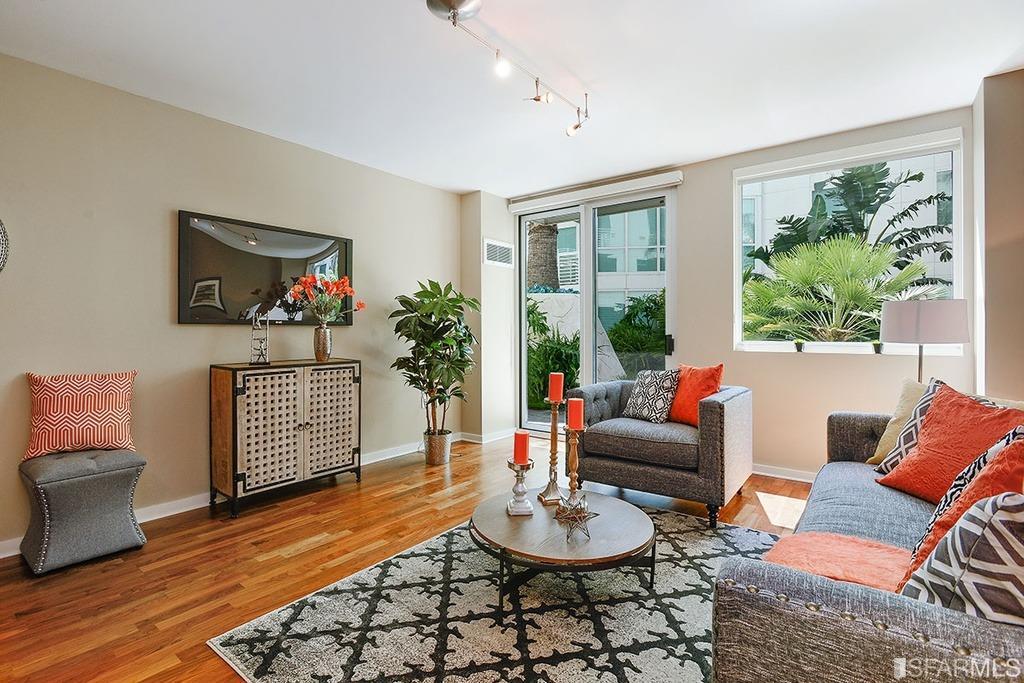 555 4th Street Unit: 438