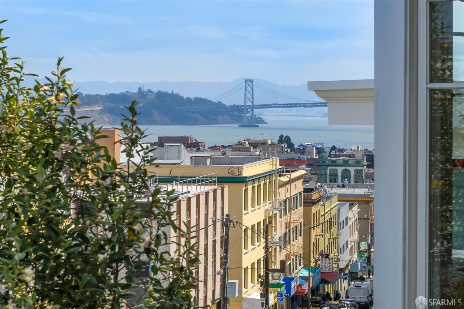 939 Jackson Street Unit: 301