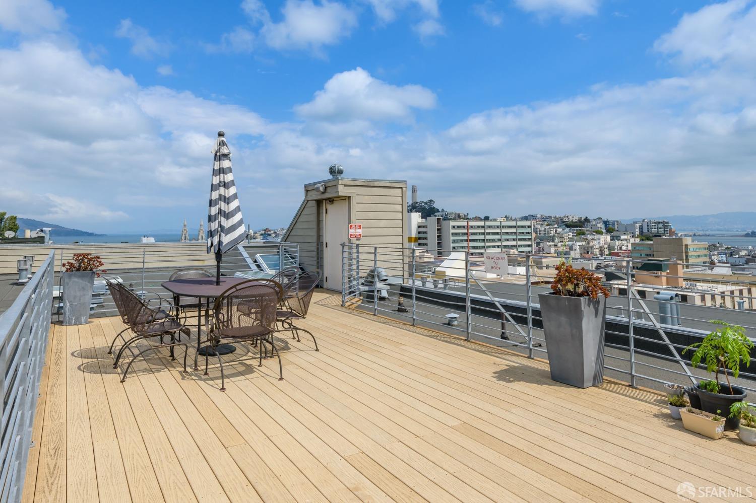 939 Jackson Street Unit: 301