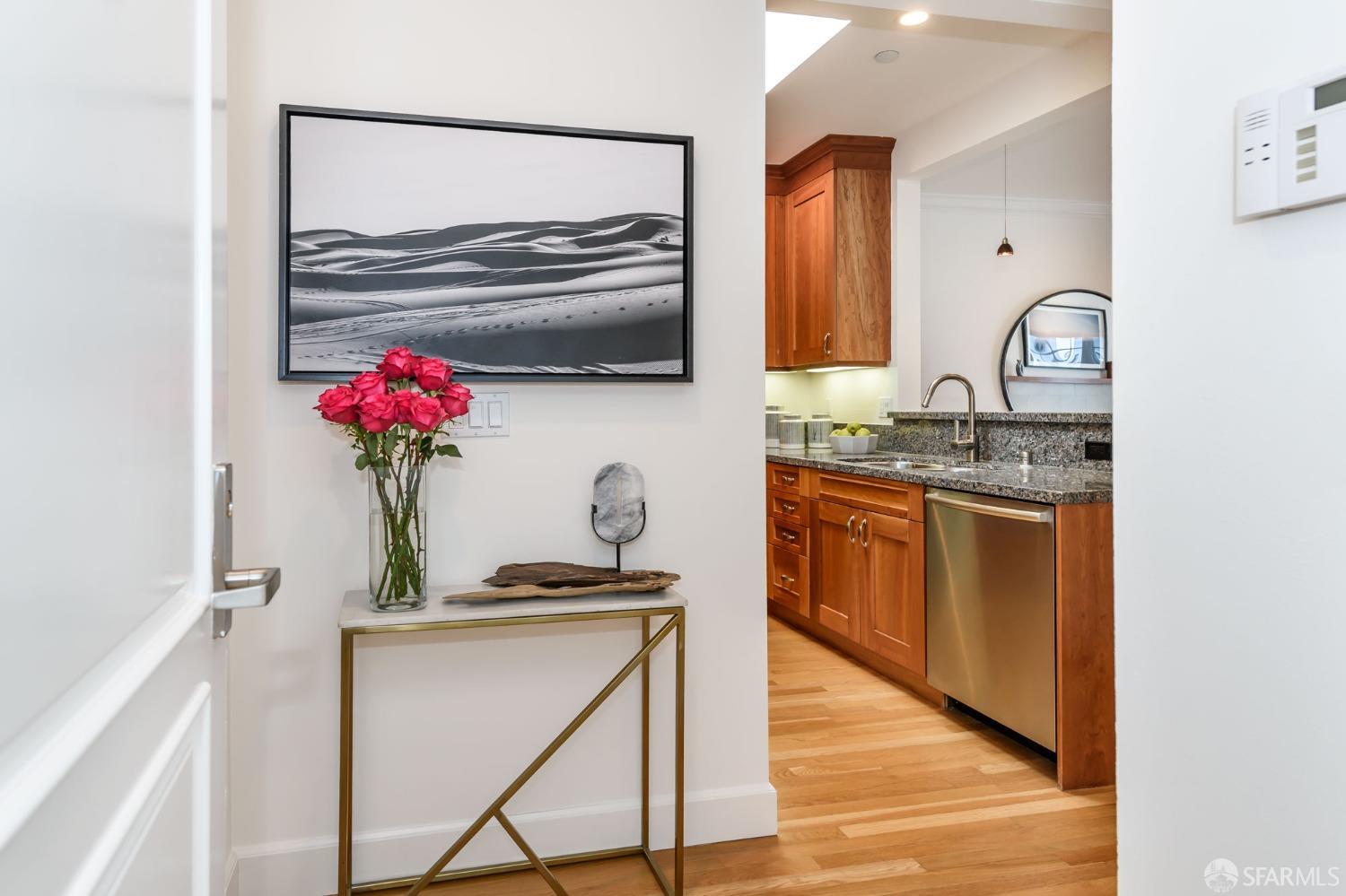 939 Jackson Street Unit: 301