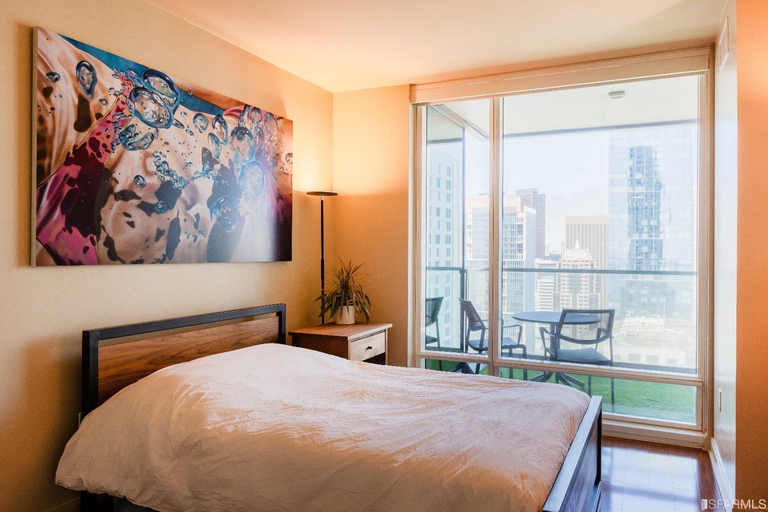 425 1st Street Unit: 3307