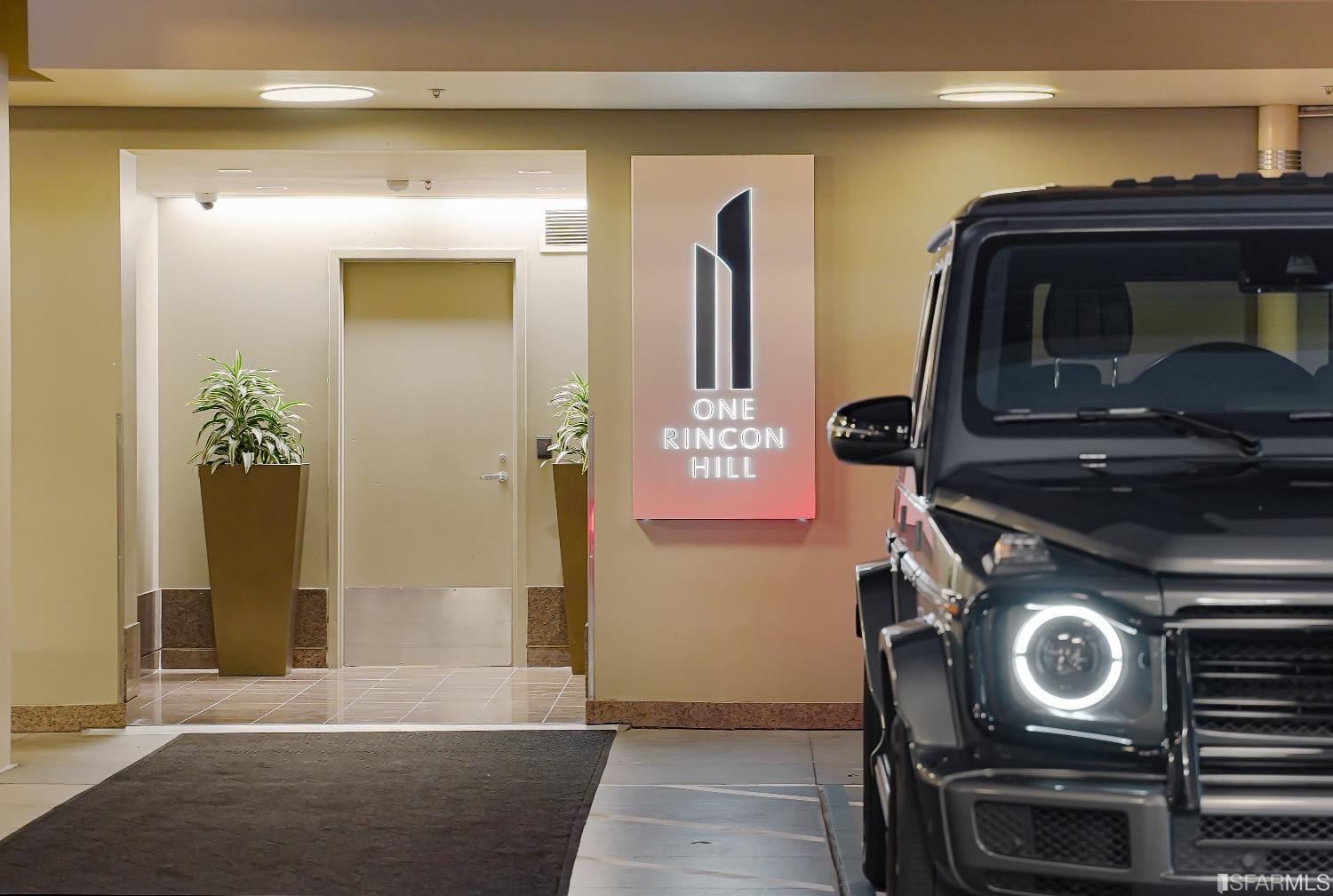 425 1st Street Unit: 3307