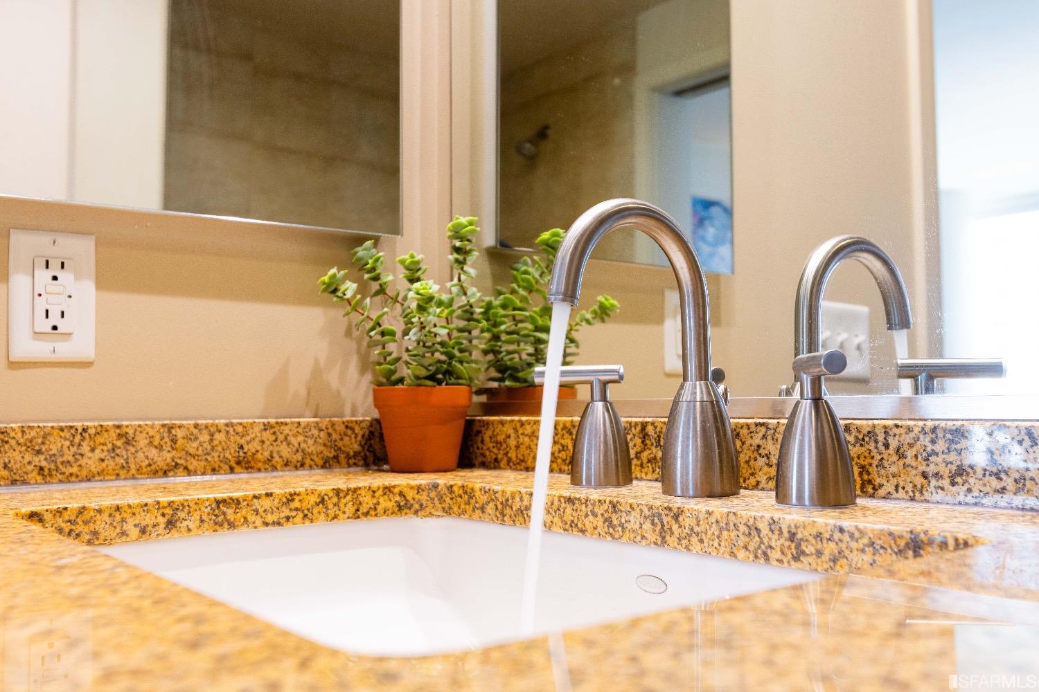 425 1st Street Unit: 3307