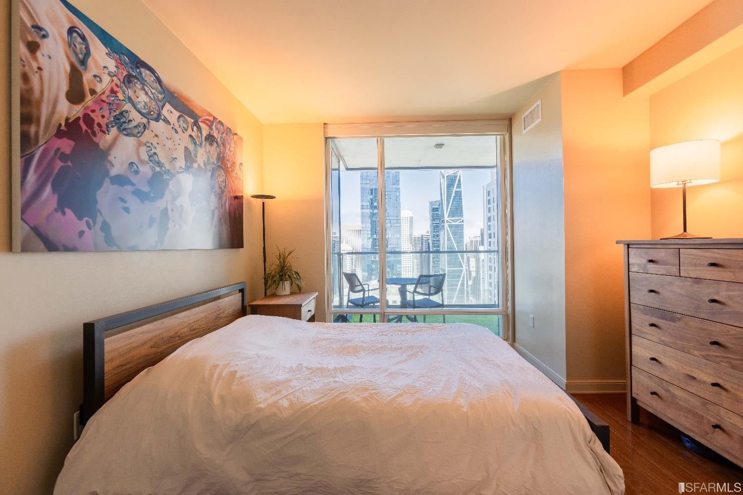 425 1st Street Unit: 3307