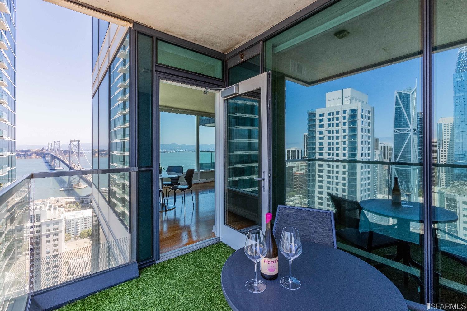 425 1st Street Unit: 3307