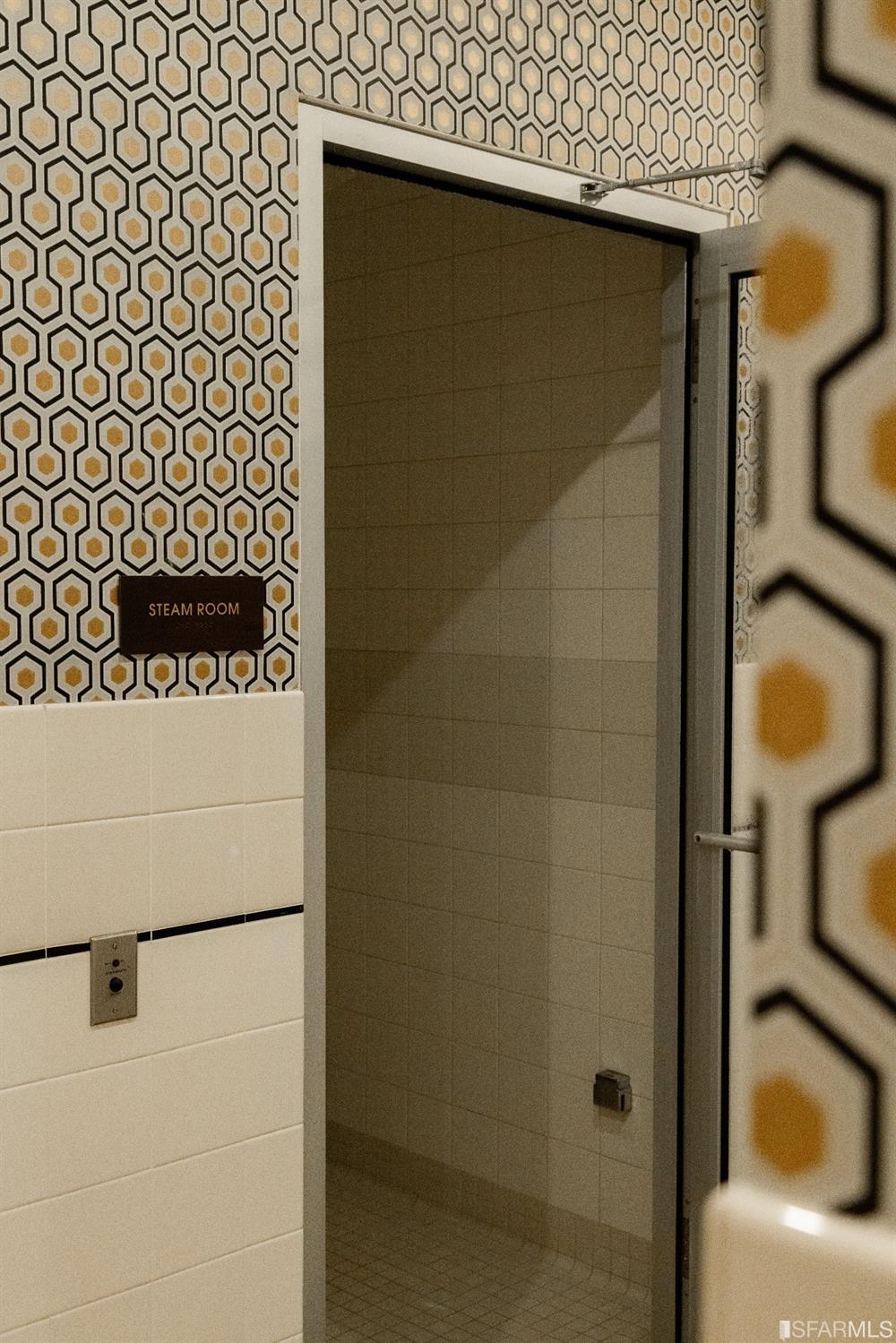 425 1st Street Unit: 3307