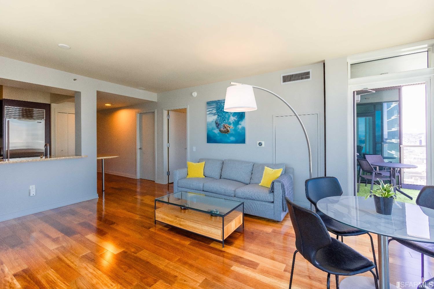 425 1st Street Unit: 3307