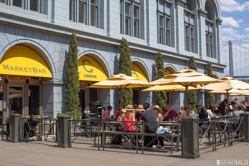 425 1st Street Unit: 3307